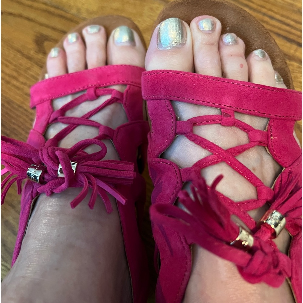 Very Fun Sandal by Vionic in Pink Velvet, Size 6. 
Almost New.